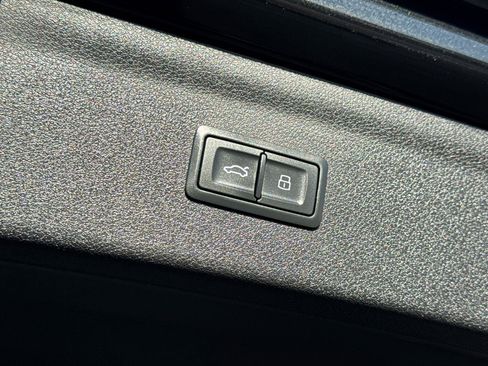 Used 2018 Audi Q3 2.0T Premium Plus w/ Premium Plus Package image 11