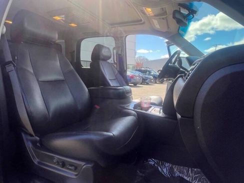 Used 2013 Chevrolet Tahoe LTZ RWD image 10