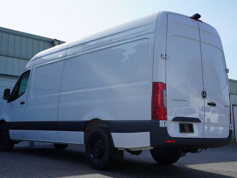 Used 2025 Mercedes-Benz Sprinter 2500 image 7