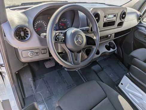 Used 2023 Mercedes-Benz Sprinter 2500 image 10