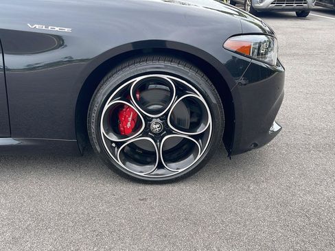 Used 2024 Alfa Romeo Giulia Veloce AWD/4WD image 9
