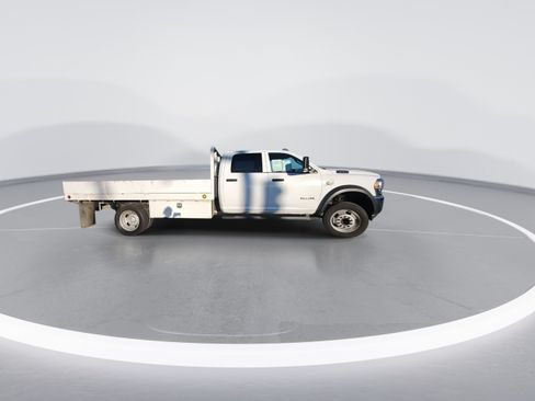 Used 2021 RAM 4500 Tradesman w/ Chrome Appearance Group RWD image 9