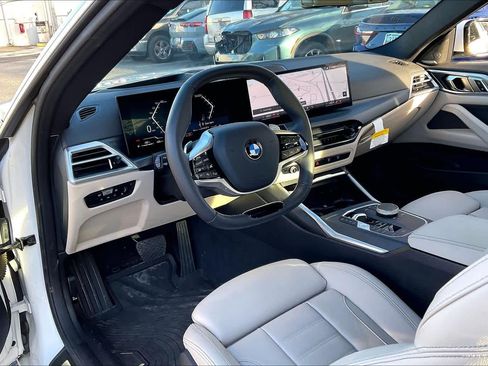 Used 2025 BMW 430i xDrive Coupe w/ Premium Package image 17