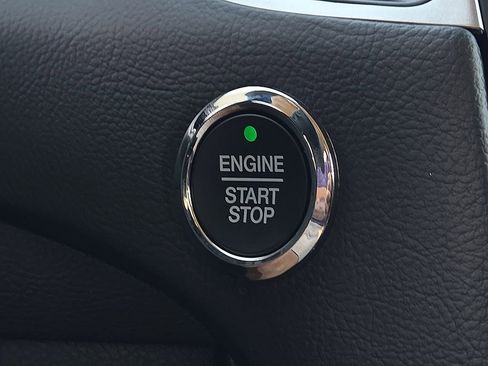 Used 2024 Ford Edge SEL w/ Convenience Package image 17