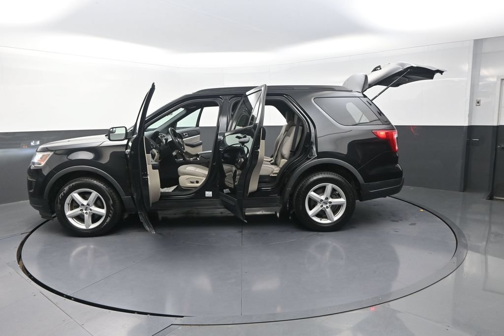 Used 2018 Ford Explorer 4WD w/ Class II Trailer Tow Package image 32