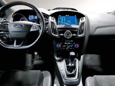 Used 2017 Ford Focus RS image 7