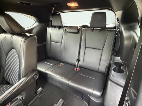 Used 2023 Toyota Highlander XSE FWD image 24