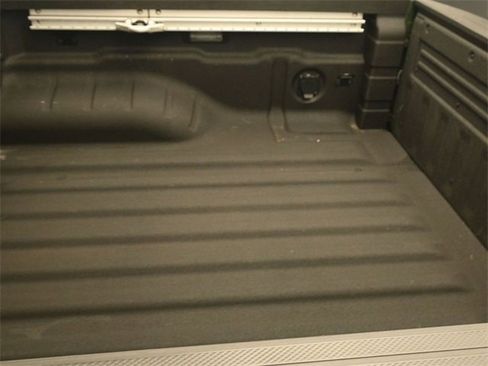 Used 2022 Nissan Frontier SV image 10