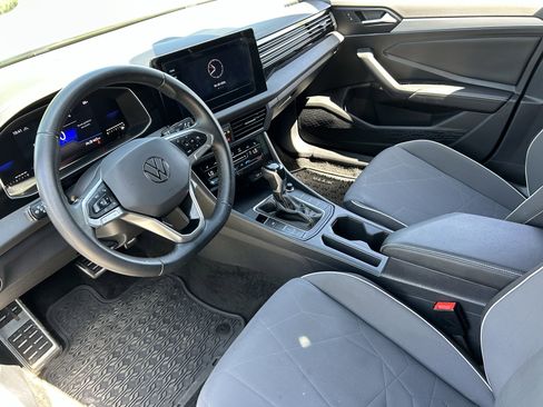 Used 2025 Volkswagen Jetta Sport FWD image 16