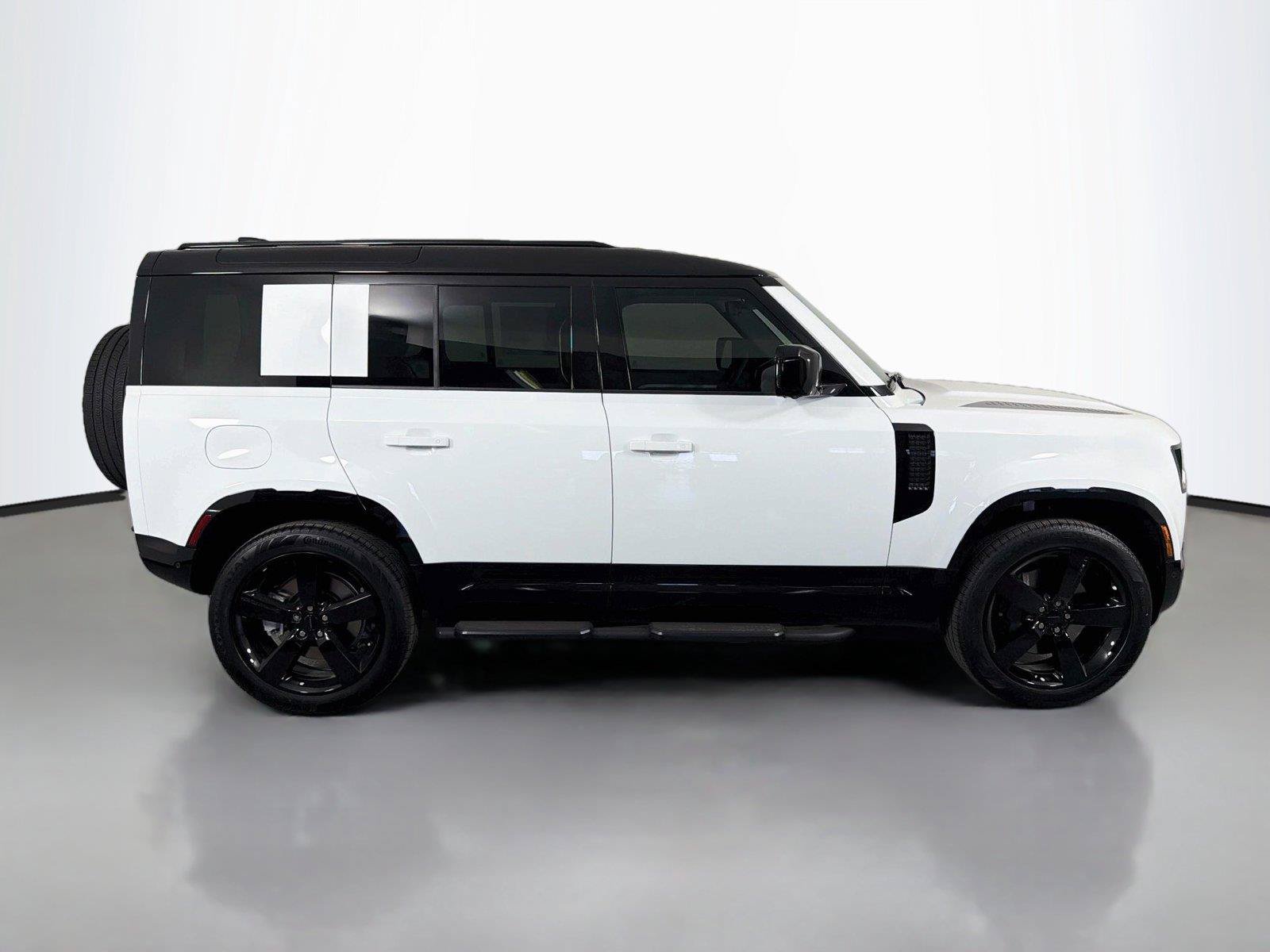 New 2026 Land Rover Defender 110 X-Dynamic SE AWD/4WD image 4