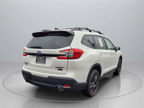 Used 2023 Subaru Ascent Onyx Edition image 8