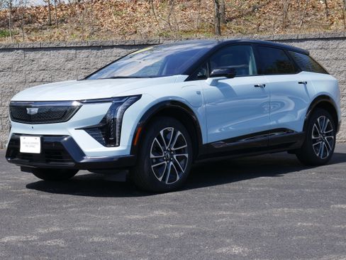 Certified 2025 Cadillac Optiq Sport 1 w/ LPO, Floor Liner Package AWD/4WD image 1
