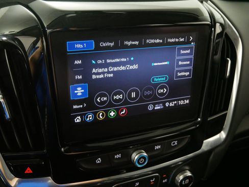 Used 2021 Chevrolet Traverse LT AWD/4WD image 22