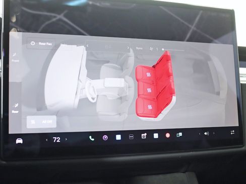 Used 2022 Tesla Model X image 19