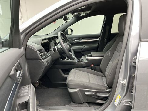 Certified 2025 GMC Terrain Elevation w/ Black Edition AWD/4WD image 9