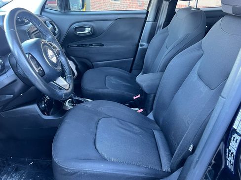 Used 2016 Jeep Renegade Latitude w/ Popular Equipment Group image 7