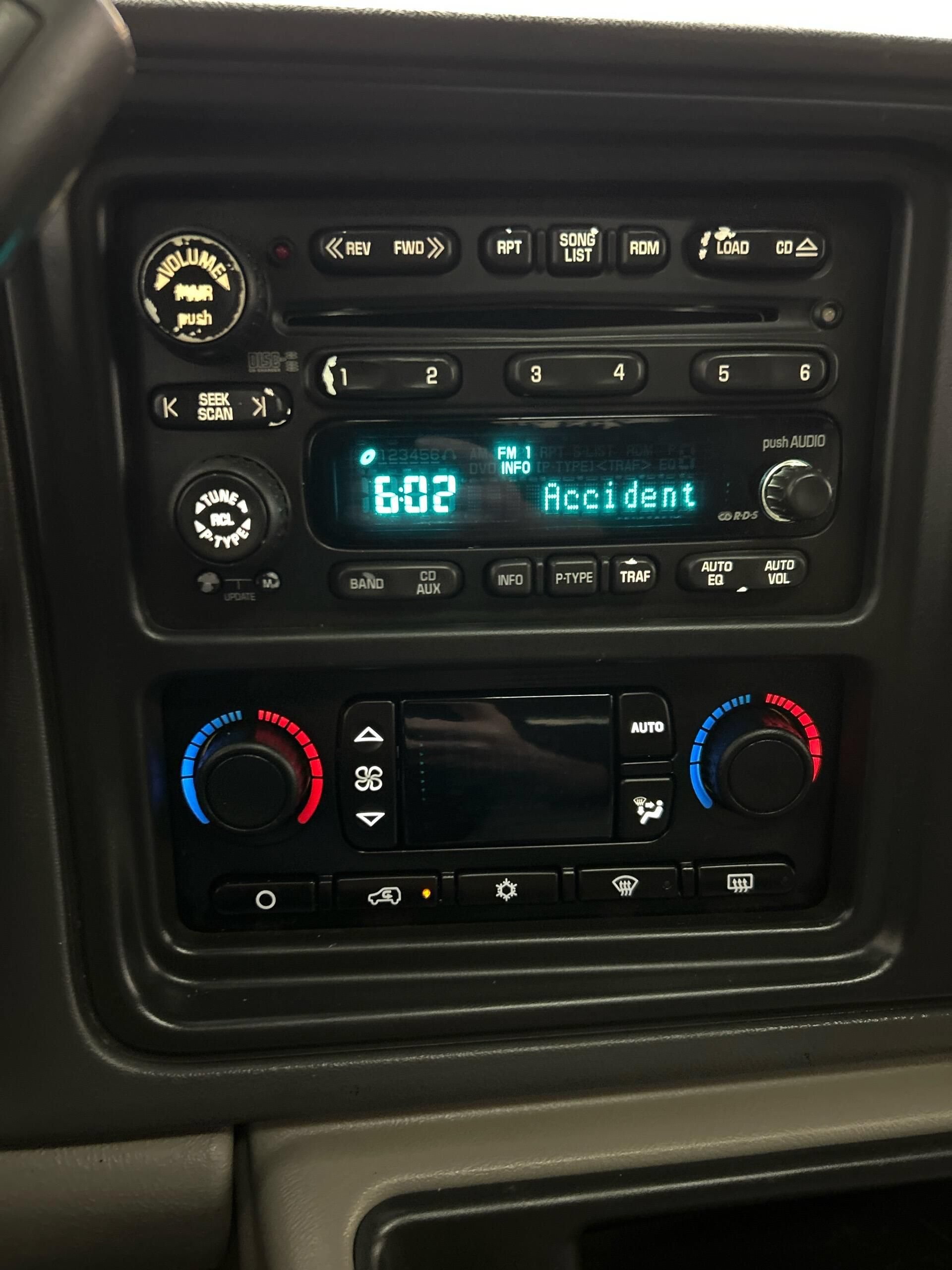 Used 2003 Chevrolet Suburban 2500 LT w/ LT Preferred Equipment Group AWD/4WD image 16