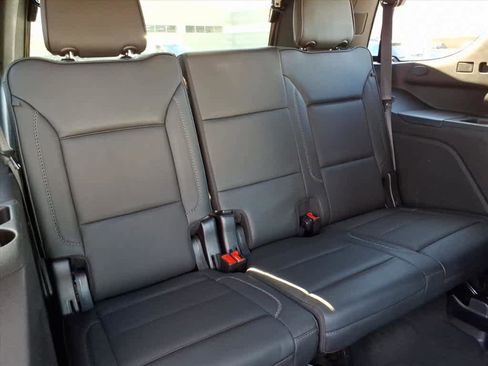 Used 2022 GMC Yukon Denali w/ Advanced Technology Package image 19