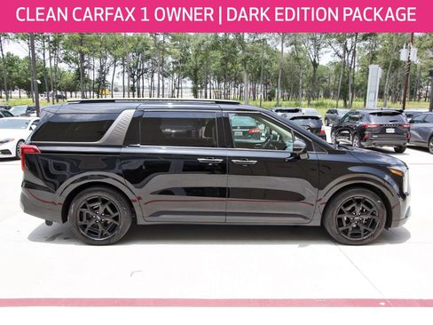 Used 2025 Kia Carnival SX w/ SX Dark Edition Package FWD image 4