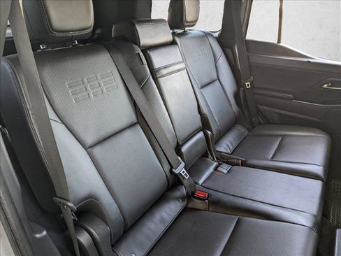 Used 2024 Lexus GX 550 AWD/4WD image 21