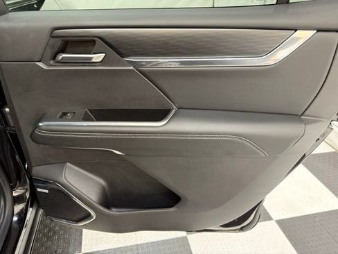 Used 2025 GMC Acadia Elevation AWD/4WD image 31