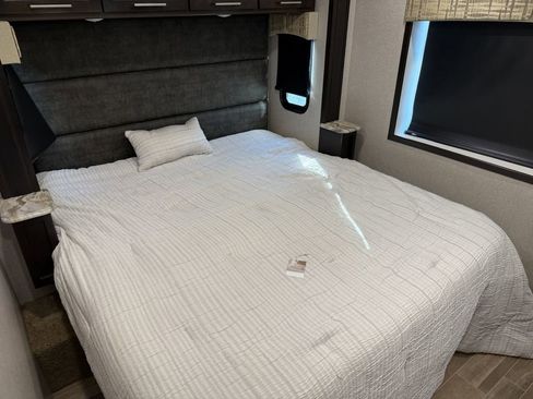 Used 2018 RAM 5500 SLT w/ Quick Order Package 29G SLT image 80