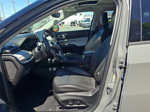 Used 2022 Jeep Compass Limited w/ Sun and Sound Group AWD/4WD image 26