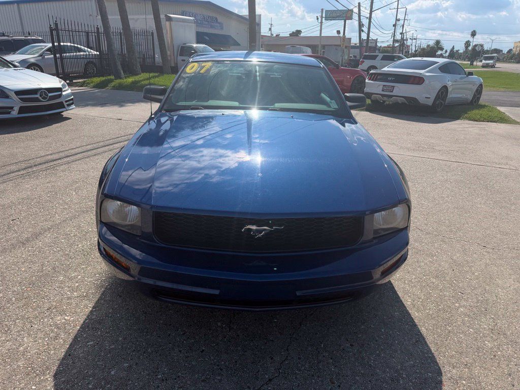 Used 2007 Ford Mustang Coupe RWD image 4