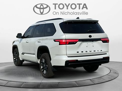 Used 2024 Toyota Sequoia Platinum image 3