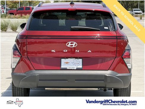 Used 2025 Hyundai Kona SEL FWD image 5