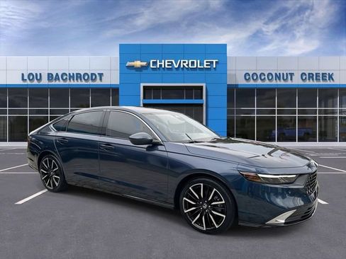 Used 2023 Honda Accord Touring image 2