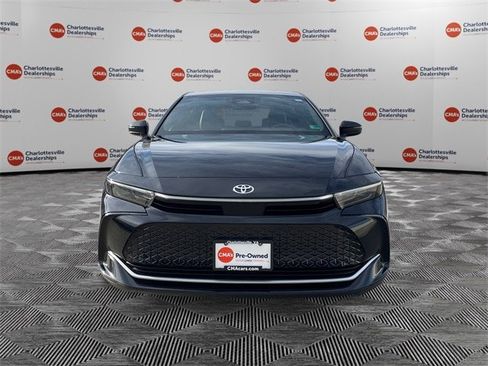 Used 2024 Toyota Crown XLE image 8