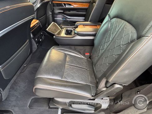 Used 2022 Jeep Grand Wagoneer Series III image 14