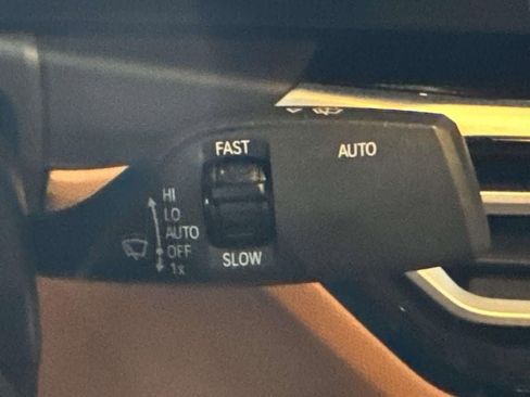 Used 2023 BMW 330i xDrive Sedan w/ Premium Package image 25