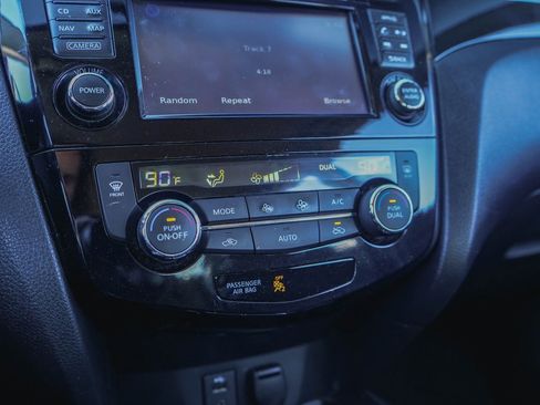 Used 2017 Nissan Rogue Sport SL image 13