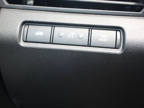 Used 2024 Nissan Altima 2.5 SV FWD image 28
