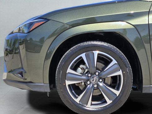 Certified 2025 Lexus UX 300h FWD w/ Accessory Package (Z1) image 38