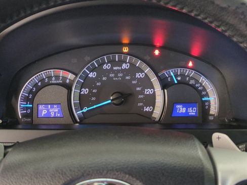 Used 2014 Toyota Camry SE FWD image 11