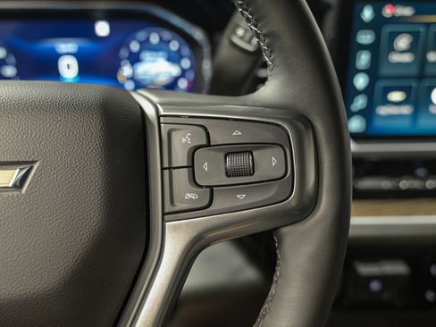 Used 2025 Chevrolet Silverado 1500 LT AWD/4WD image 20