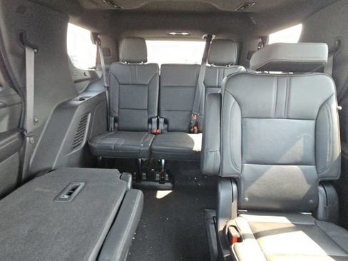 Used 2022 Chevrolet Tahoe RST w/ Luxury Package AWD/4WD image 11