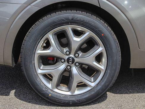 Used 2019 Kia Sorento SX w/ SX Touring Package image 8