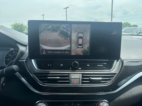 New 2026 Nissan Altima 2.5 SR w/ SR Premium Package FWD image 18