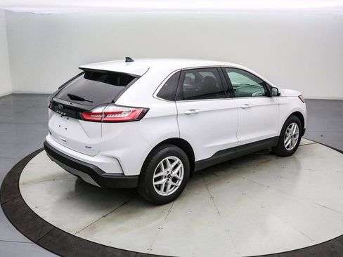 Certified 2022 Ford Edge SEL w/ Convenience Package image 4