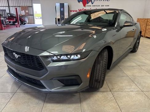 Used 2025 Ford Mustang Premium RWD image 10