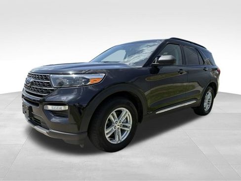 Used 2022 Ford Explorer XLT AWD/4WD image 8