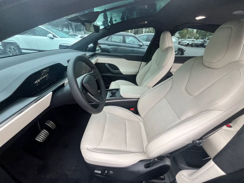 Used 2022 Tesla Model X Plaid image 7