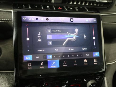 Used 2023 Jeep Grand Cherokee Limited w/ Black Appearance Package image 35