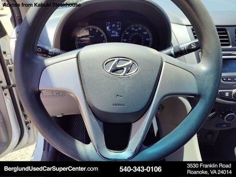 Used 2016 Hyundai Accent SE FWD image 22