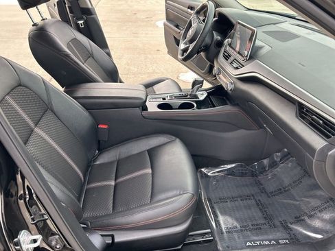 Used 2024 Nissan Altima 2.5 SR image 23