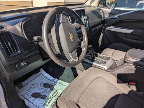 Used 2019 Chevrolet Colorado LT image 8